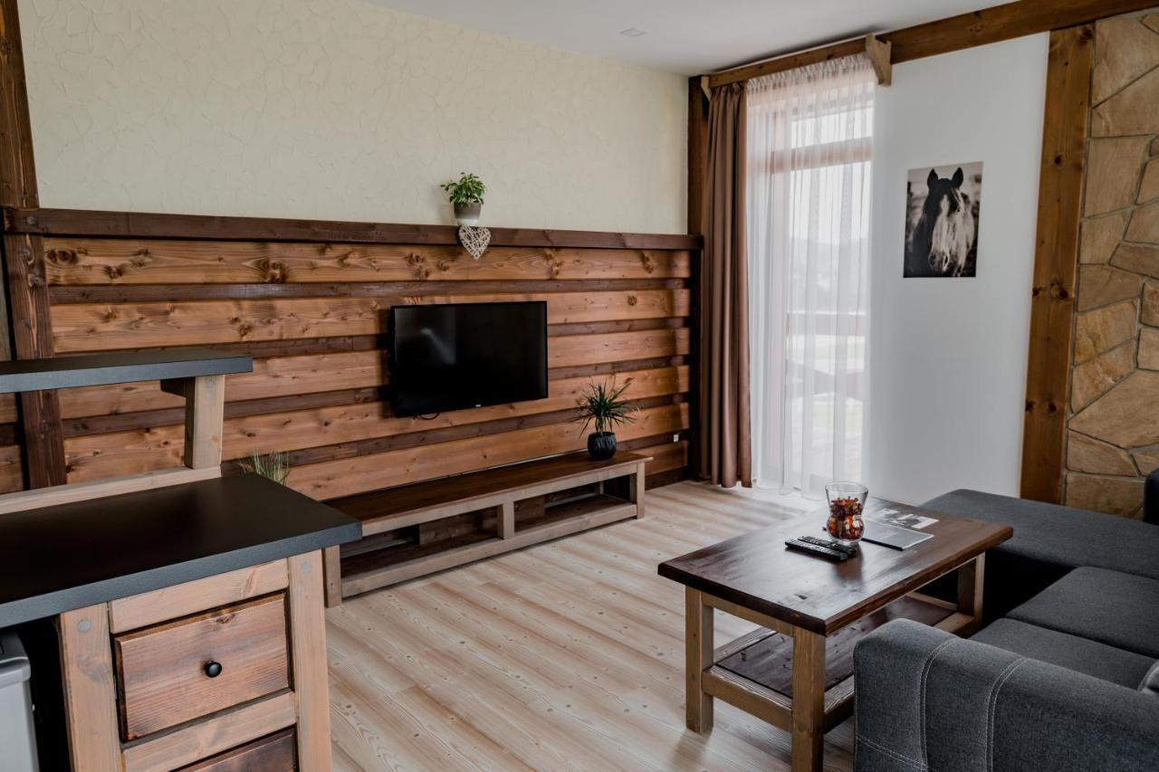 Nestville Apartments Hniezdne Εξωτερικό φωτογραφία