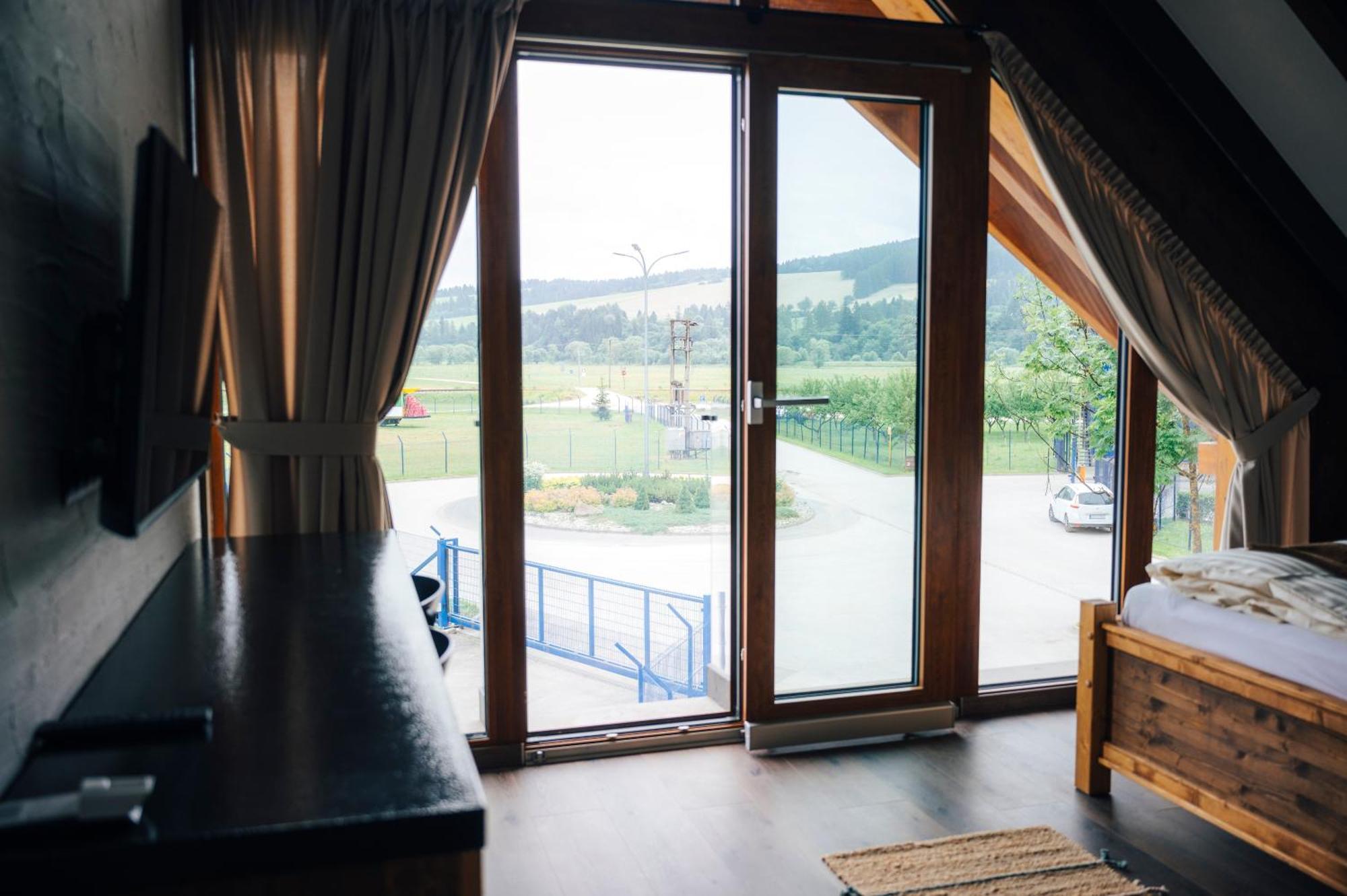 Nestville Apartments Hniezdne Εξωτερικό φωτογραφία